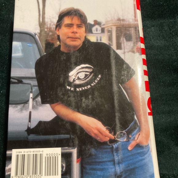 Insomnia is a 1994 horror/fantasy novel by American writer Stephen King. - Picture 2 of 6